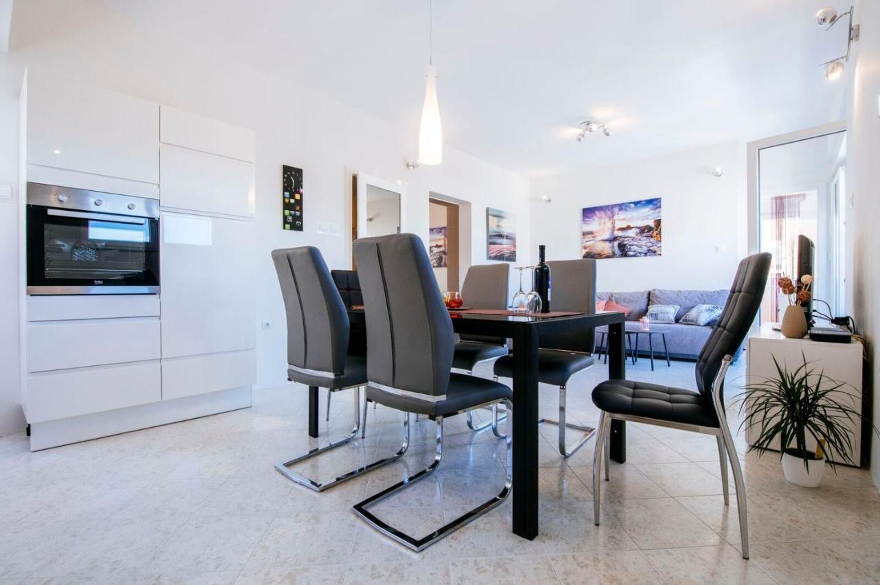 زادار Bayshore Apartment المظهر الخارجي الصورة