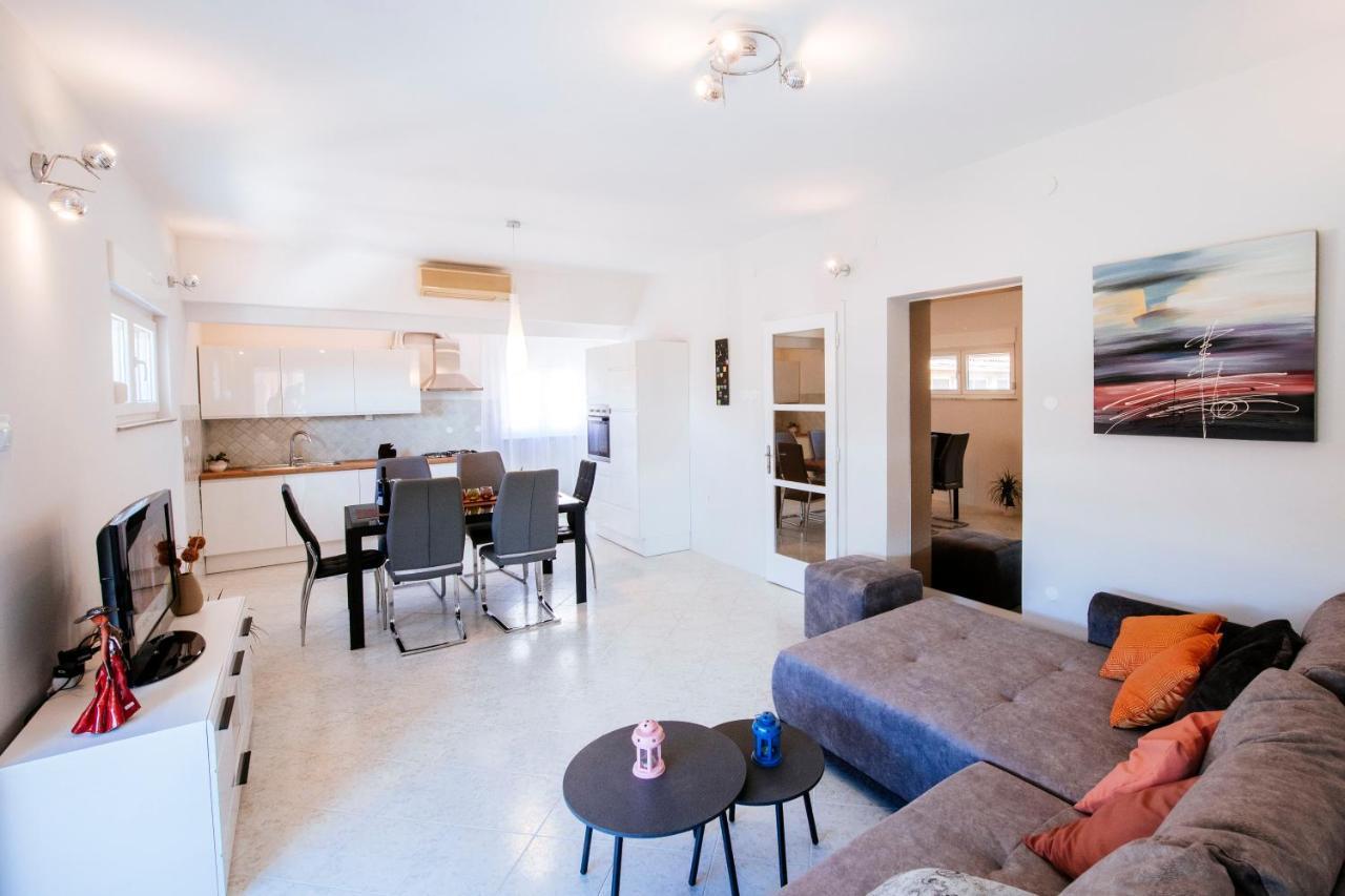 زادار Bayshore Apartment المظهر الخارجي الصورة